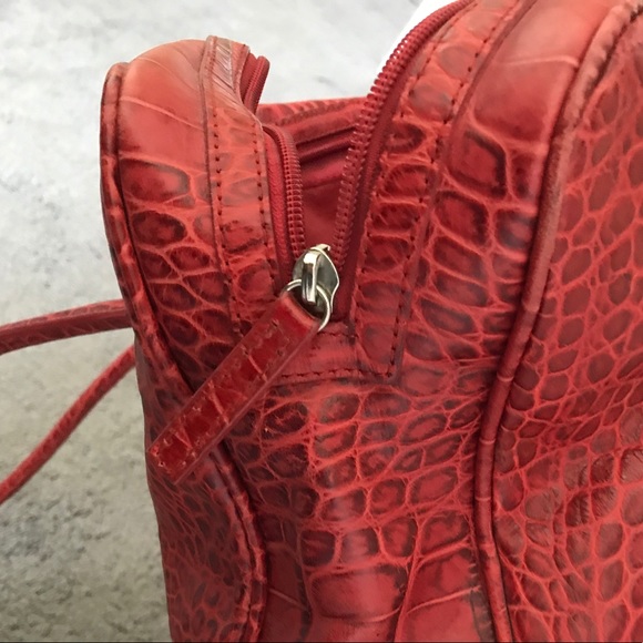 Danier shoulder bag - Picture 6 of 10